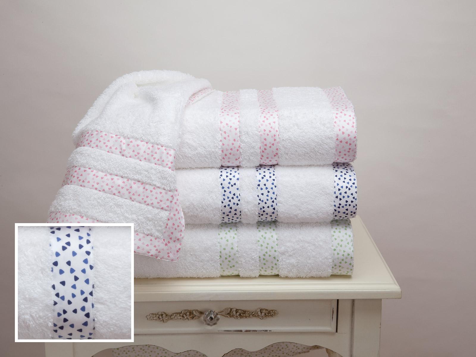 Artsy Hearts Towels Bath Set, Navy (Studio (1 Bath, 1 Hand, 1 Wash))