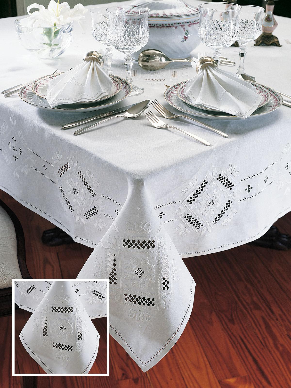Royale Tablecloths Cocktail Napkins, White (Set of 6)