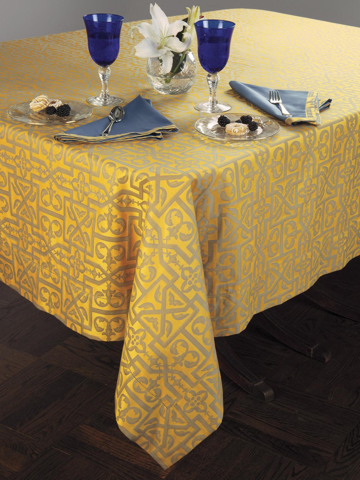 Rembrant Table Tablecloths (Rectangular),Gold (72 X 126)