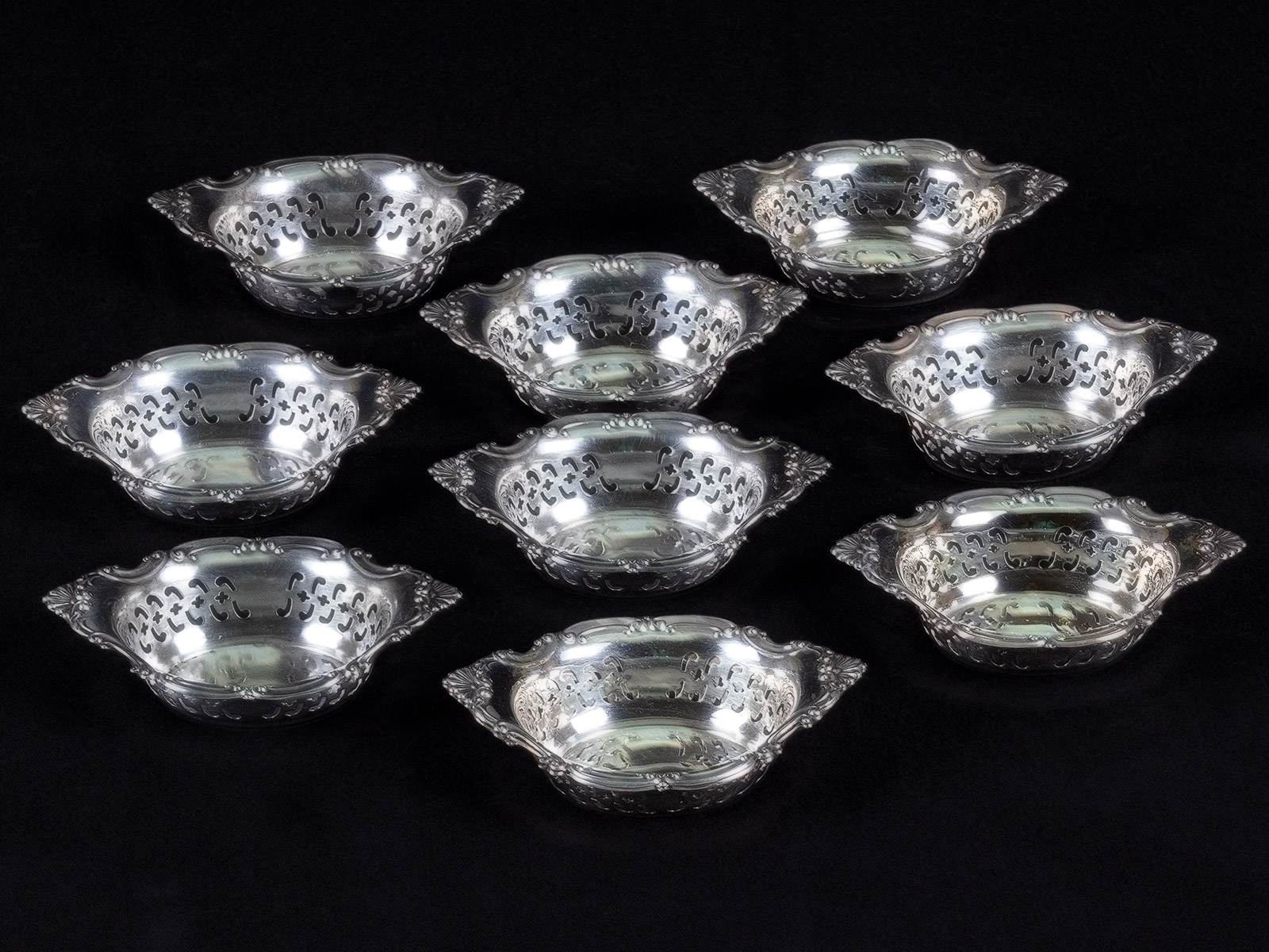 Nut-Dishes-Silver_4965.jpg