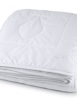 Washable Wool-Filled Comforter