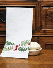 Holly Days Guest Towels
